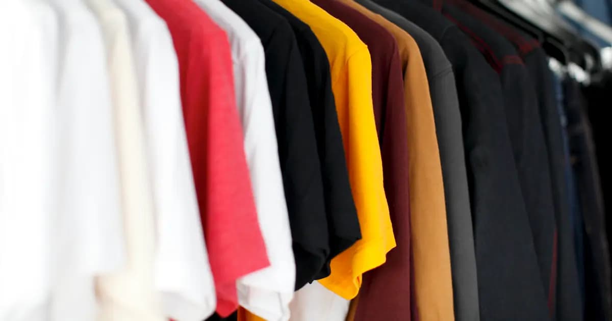 So Sánh Áo Chống Nắng Decathlon vs Uniqlo 2026: Mua Cái Nào Tốt Hơn?