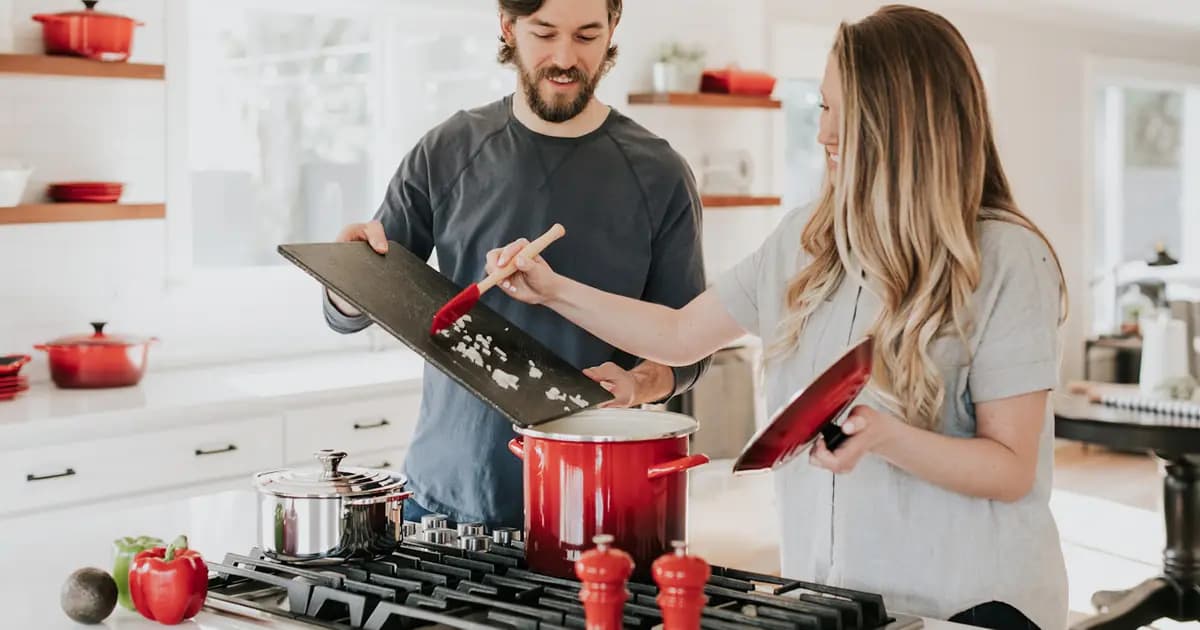 Máy Pha Cà Phê Delonghi vs Philips: Nên Mua Máy Nào Cho Gia Đình Việt 2026?